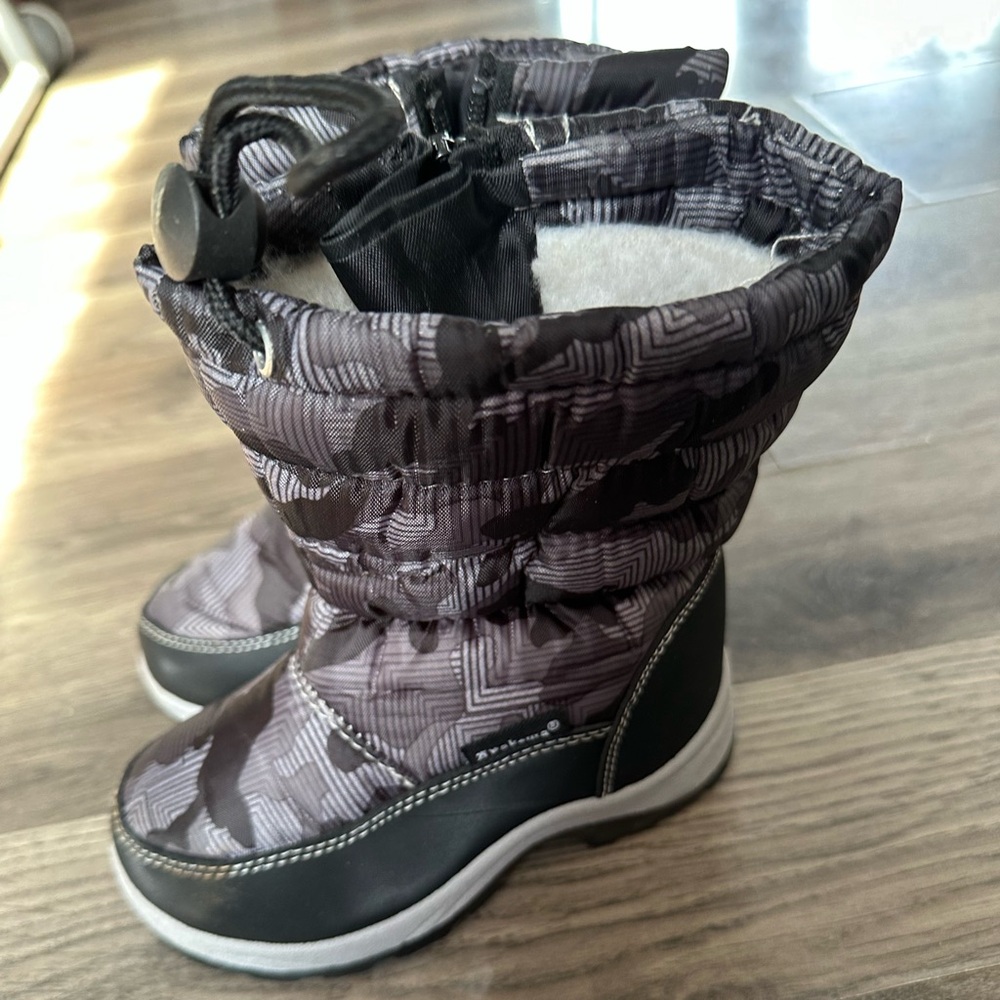 Winter boots